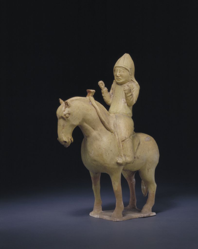 图片[1]-Pottery yellow glaze male horseback figurines-China Archive